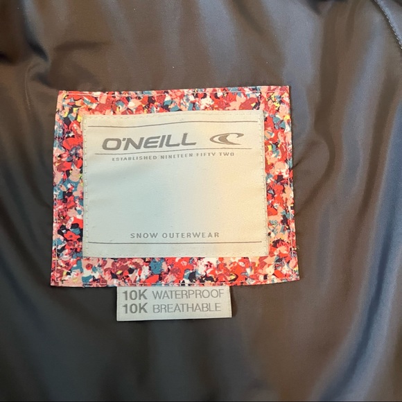 O’Neill Ski/ Snowboard Jacket - Picture 5 of 9